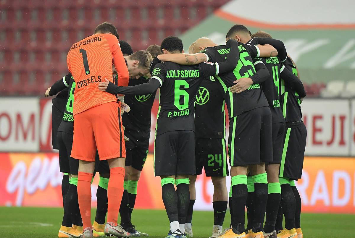 关于沃尔夫斯堡主场领先对手，稳固排名的信息