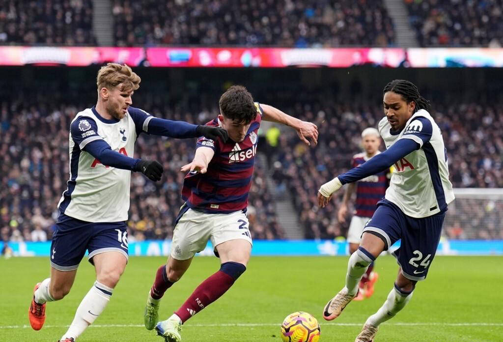 开云下载-英超球员在欧洲比赛中表现异常抢眼