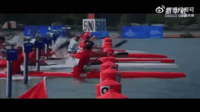 比赛中惊险的一幕激动人心，令人难以忘怀