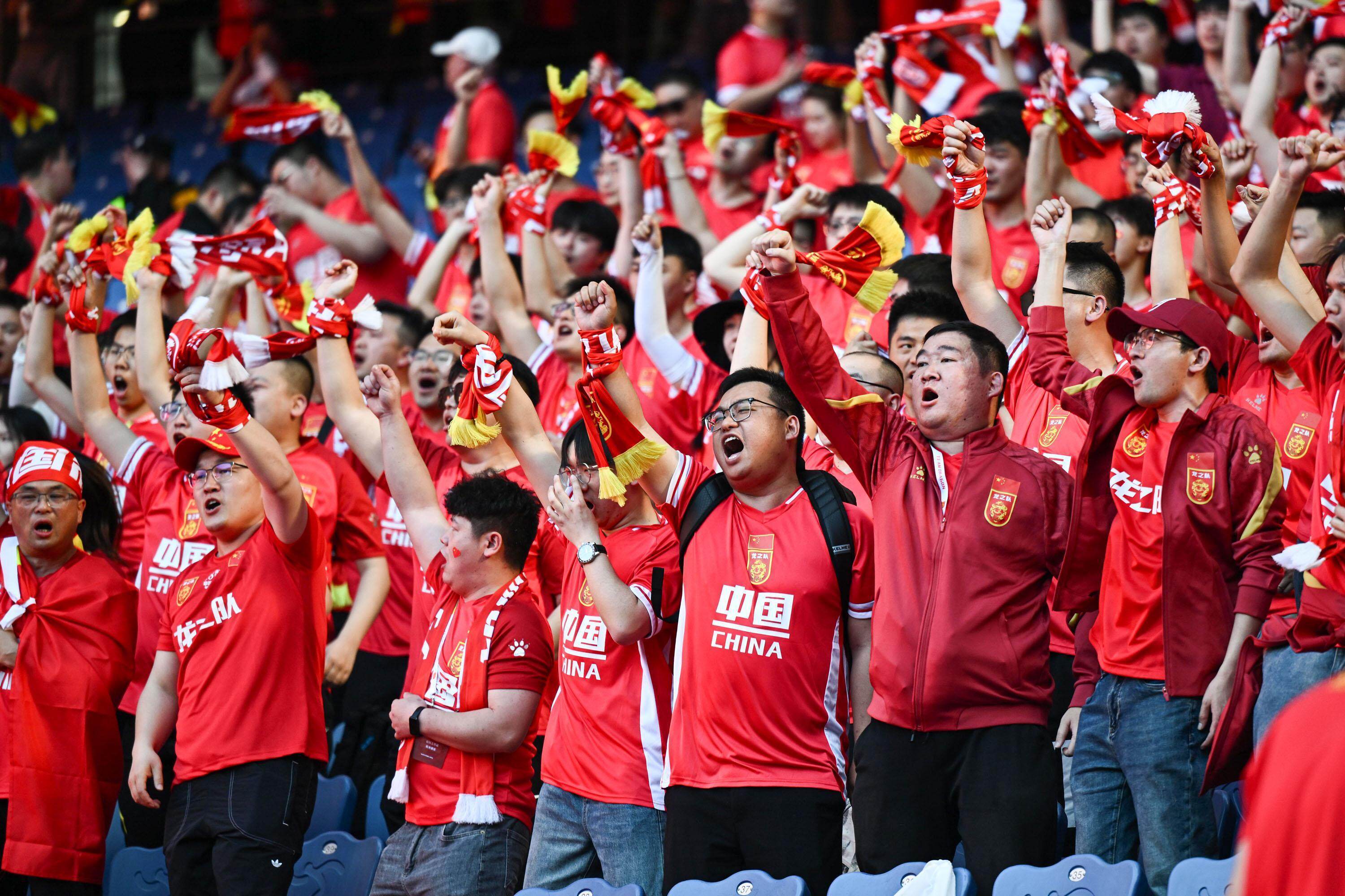 开云平台-包含本土足球联赛球员大放异彩，球队斗志昂扬的词条