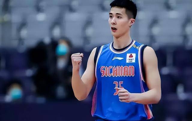 上海申鑫球员步入佳境，期待更多表现