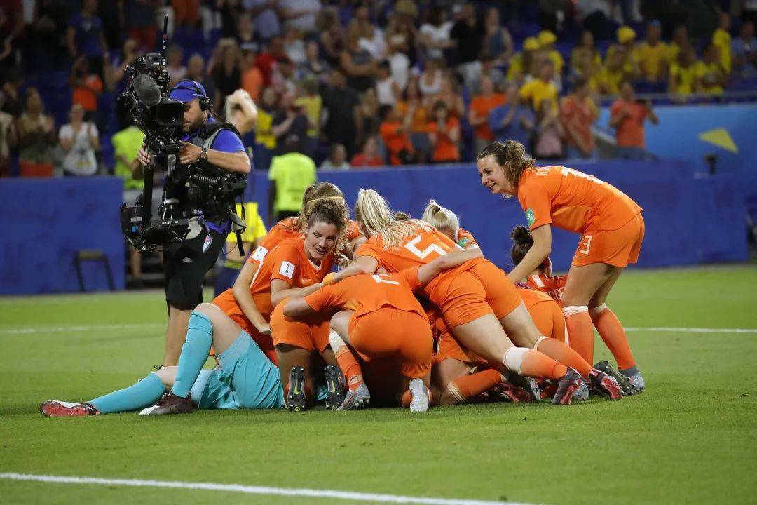 关于争分夺秒，女足精英们拼尽全力的信息