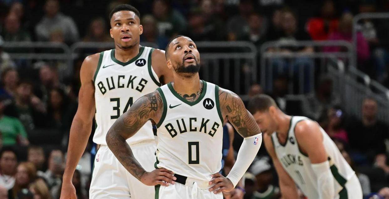 爵士队在主场力克老鹰队，取得胜利