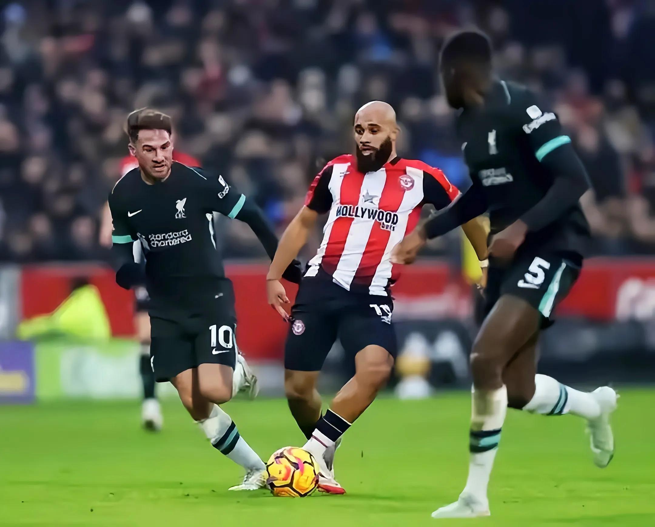 包含利物浦主场苦战获胜，稳固领头位置的词条