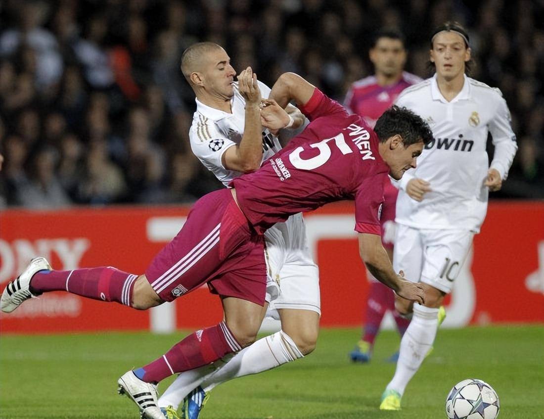 里昂欲击败布雷斯特，争夺胜利的简单介绍