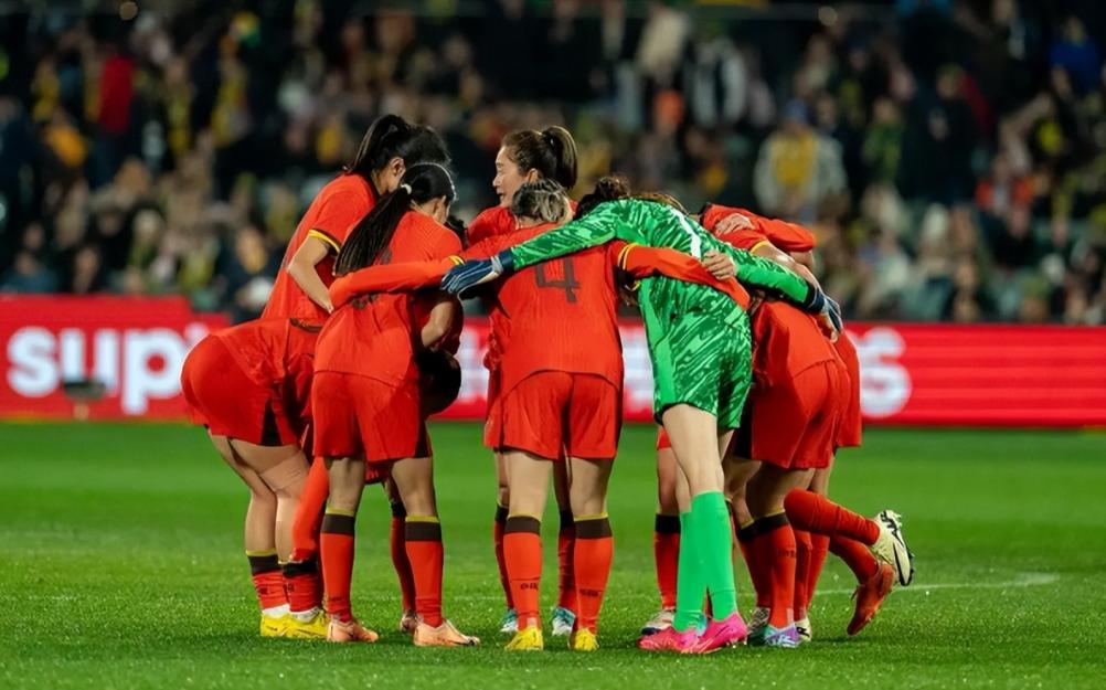 包含阿富汗女足艰难晋级，坚韧斗争取得胜利的词条