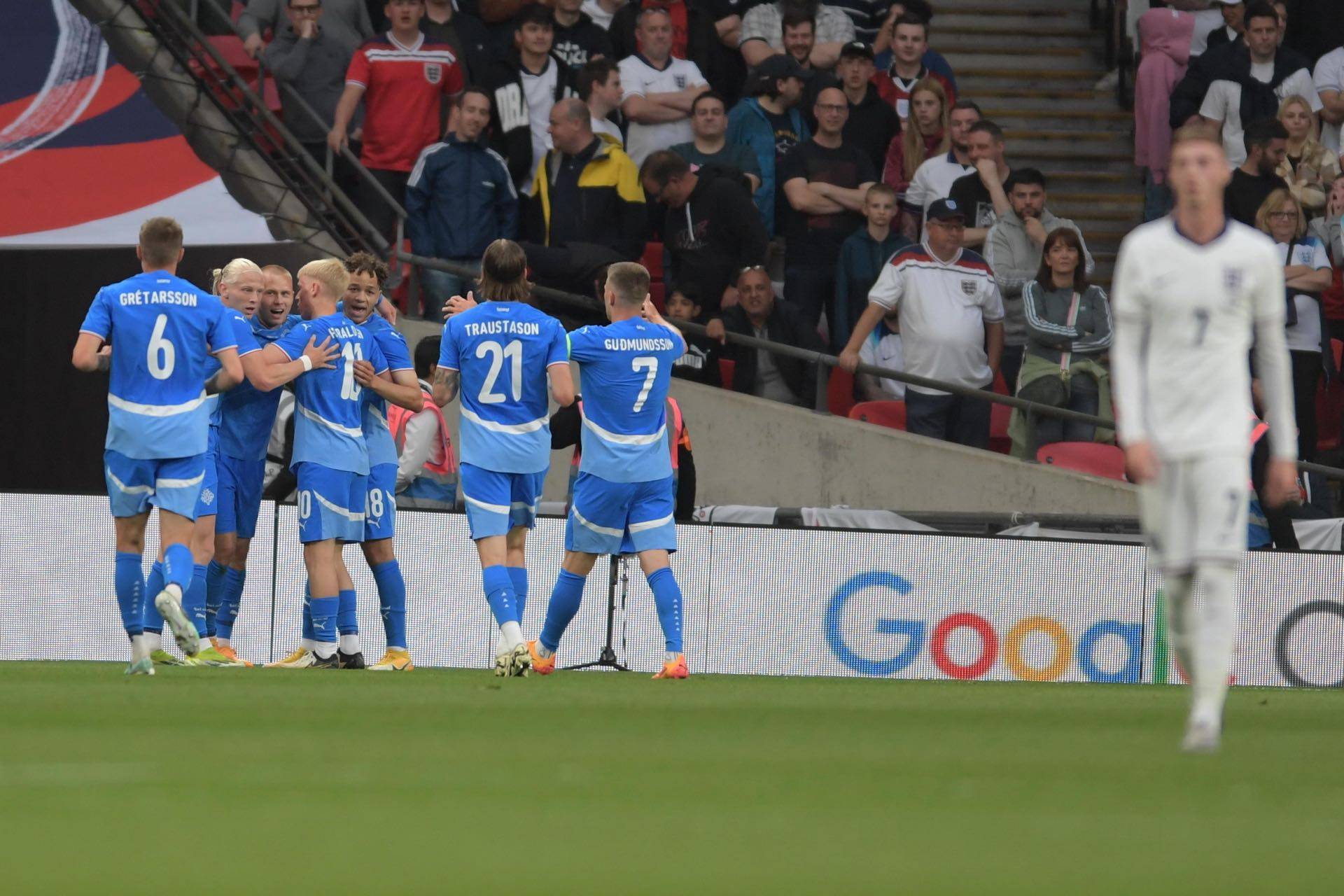 兰帕德建功英格兰-击败冰岛的简单介绍