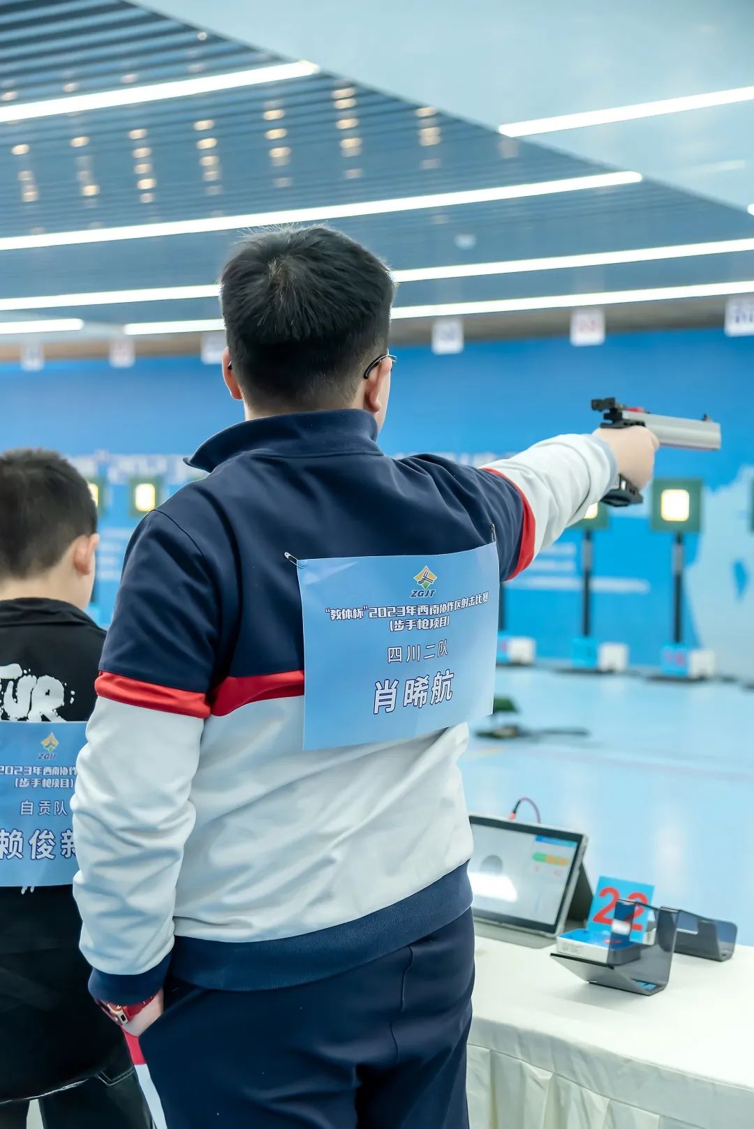 美国选手在射击项目中取得胜利