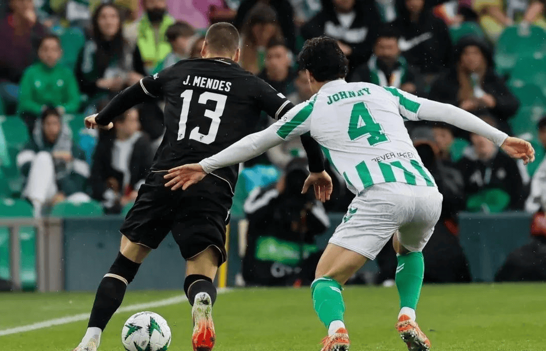 切尔西豪取大胜，晋级形势看好