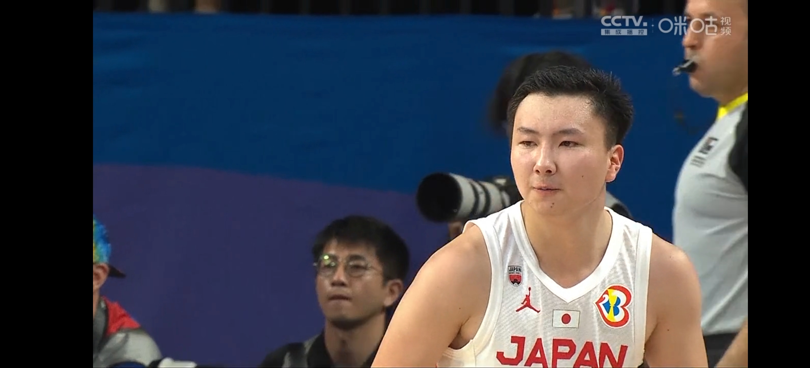 日本队在世界杯预选赛中夺得胜利