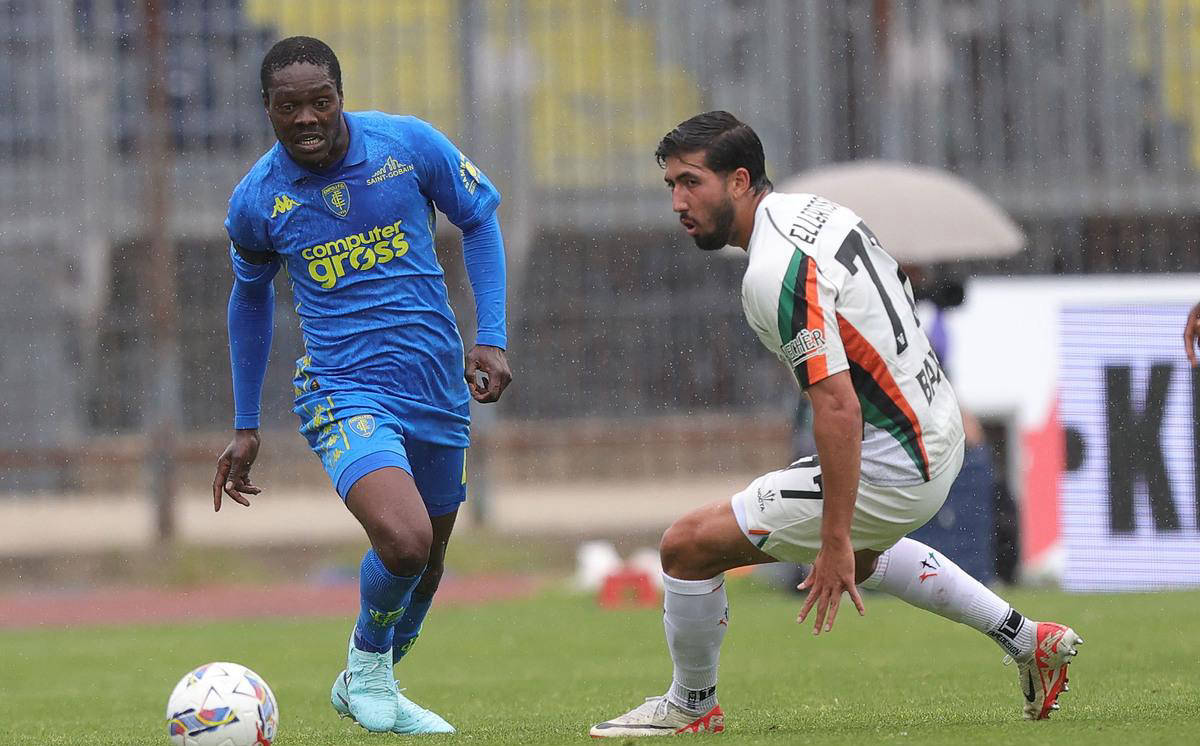 维拉利尔士气高涨，豪取胜利！