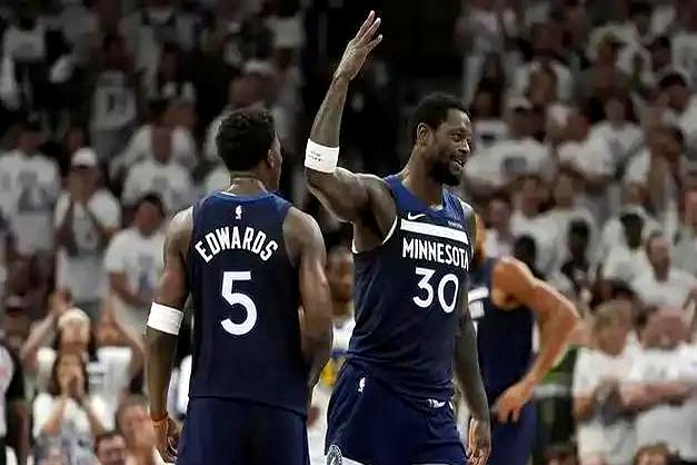 NBA球队集体明星表演，破局取胜