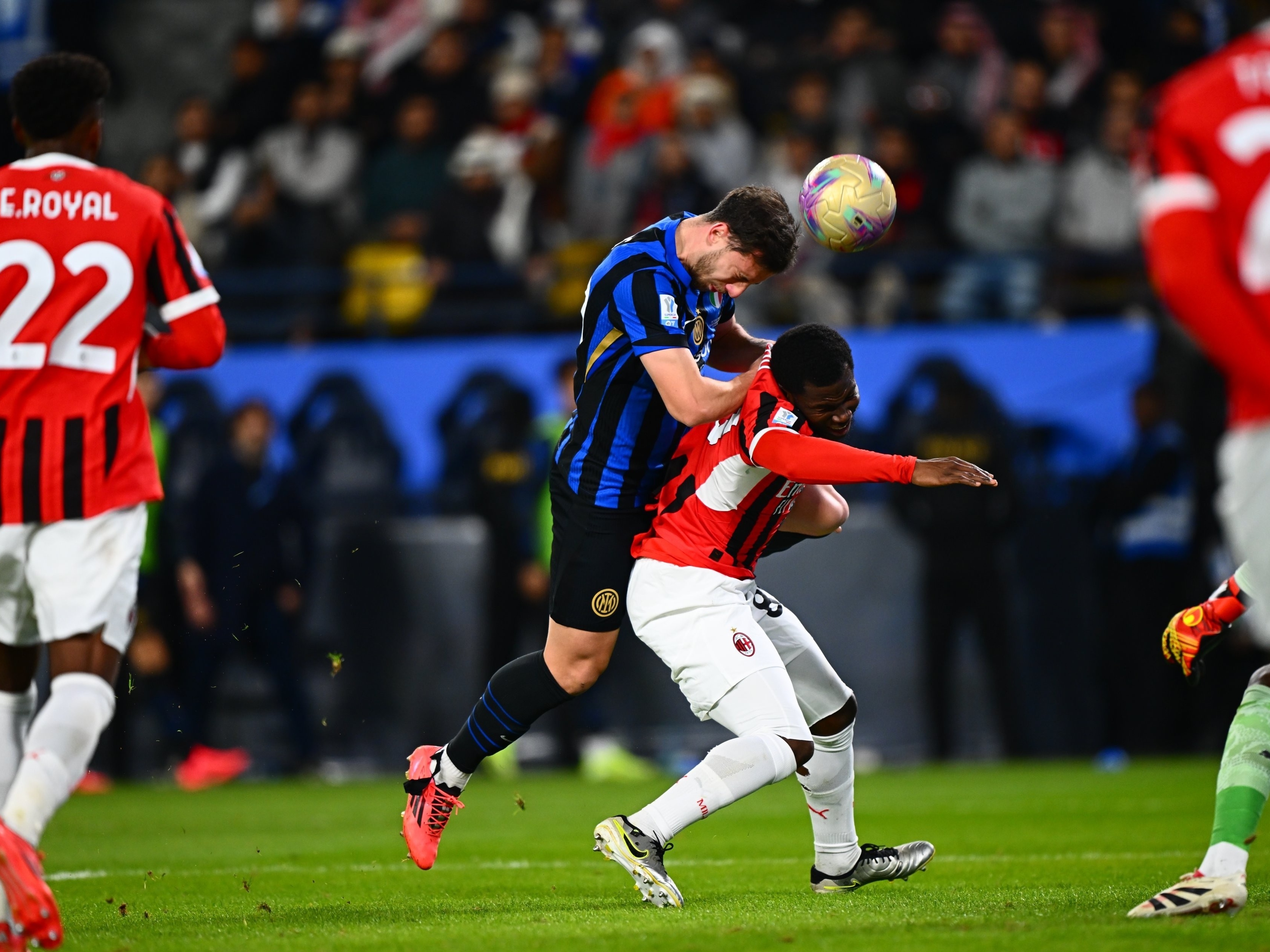 热刺复仇！AC米兰双倍淘汰，复仇成功