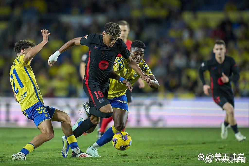 帕尔马门将频频出错，球队连败不振