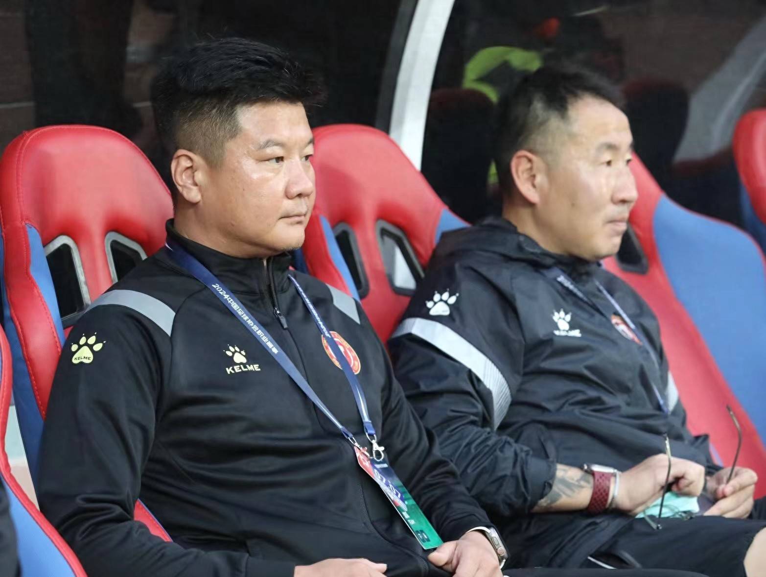 持续燃烧!球员们在今晚的比赛中将继续努力 持续燃烧!球员们在今晚的比赛中将继续努力