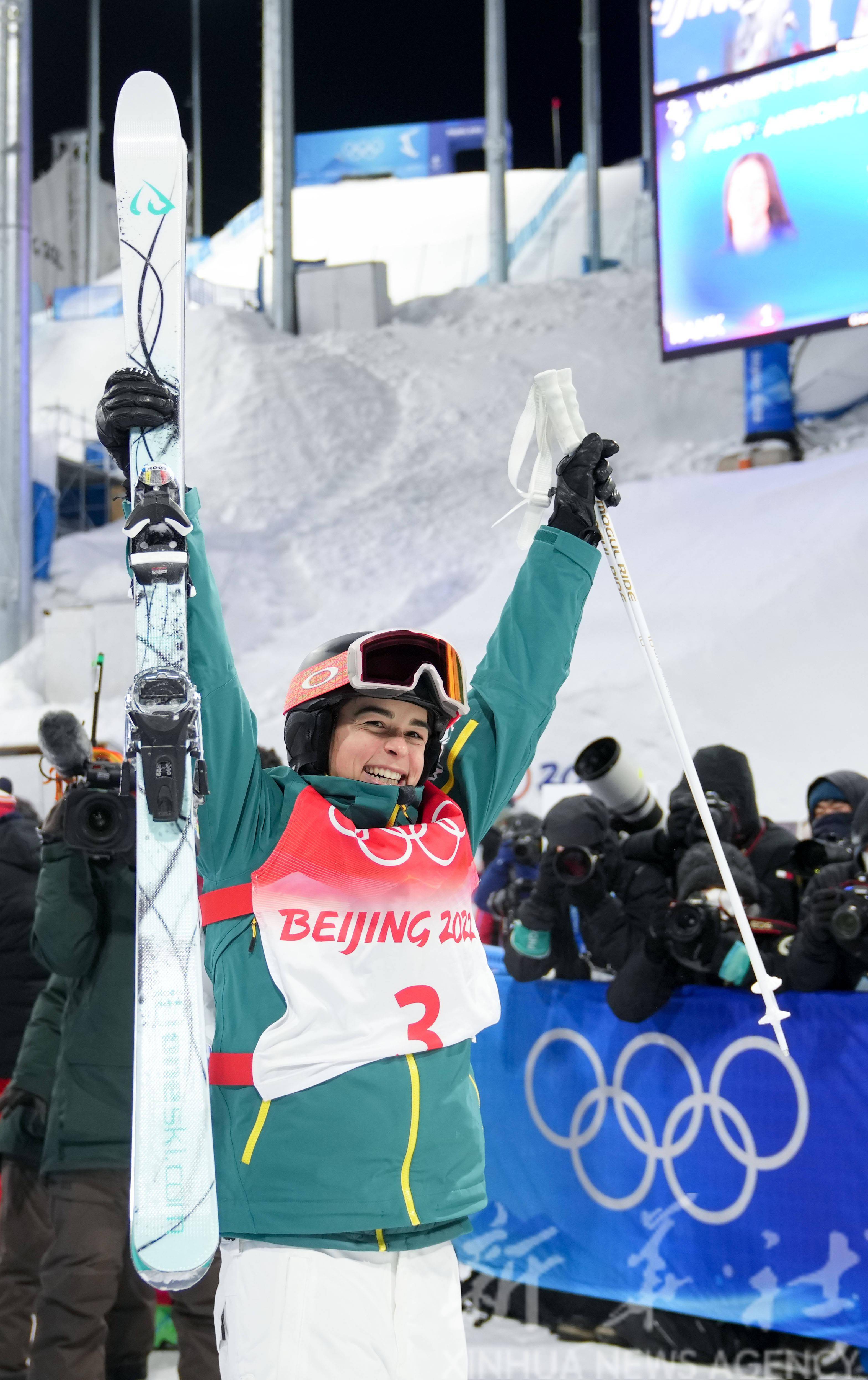 澳大利亚游泳名将再次问鼎，刷新世界纪录的简单介绍