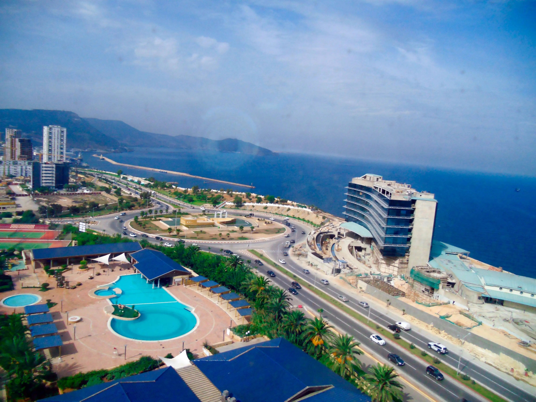 包含阿尔及利亚主场大胜斐济，势不可挡的词条