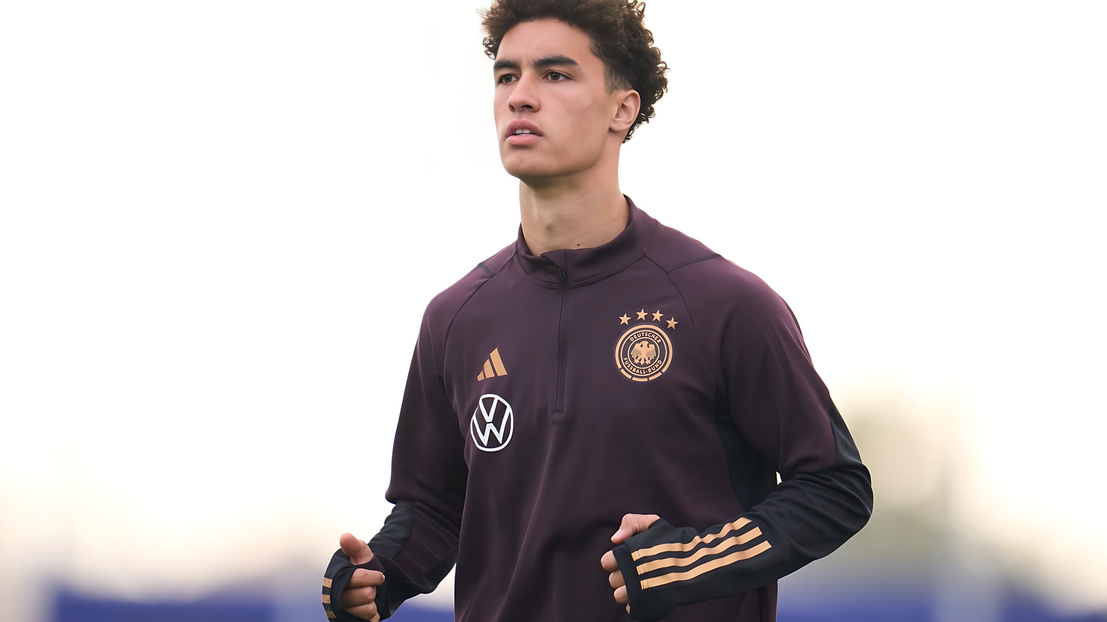 巴萨攻击力遭受争议，主帅加强进攻训练的简单介绍