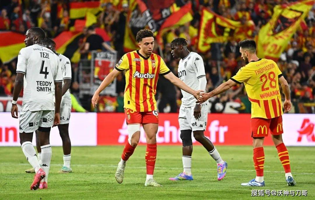 摩纳哥前锋梅开二度，助球队逼平