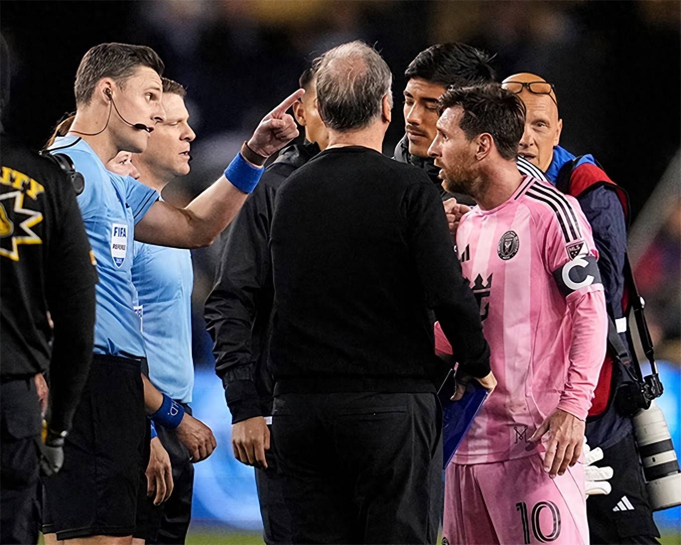 梅西本轮独造球,巴萨横扫对手 梅西本轮独造球,巴萨横扫对手