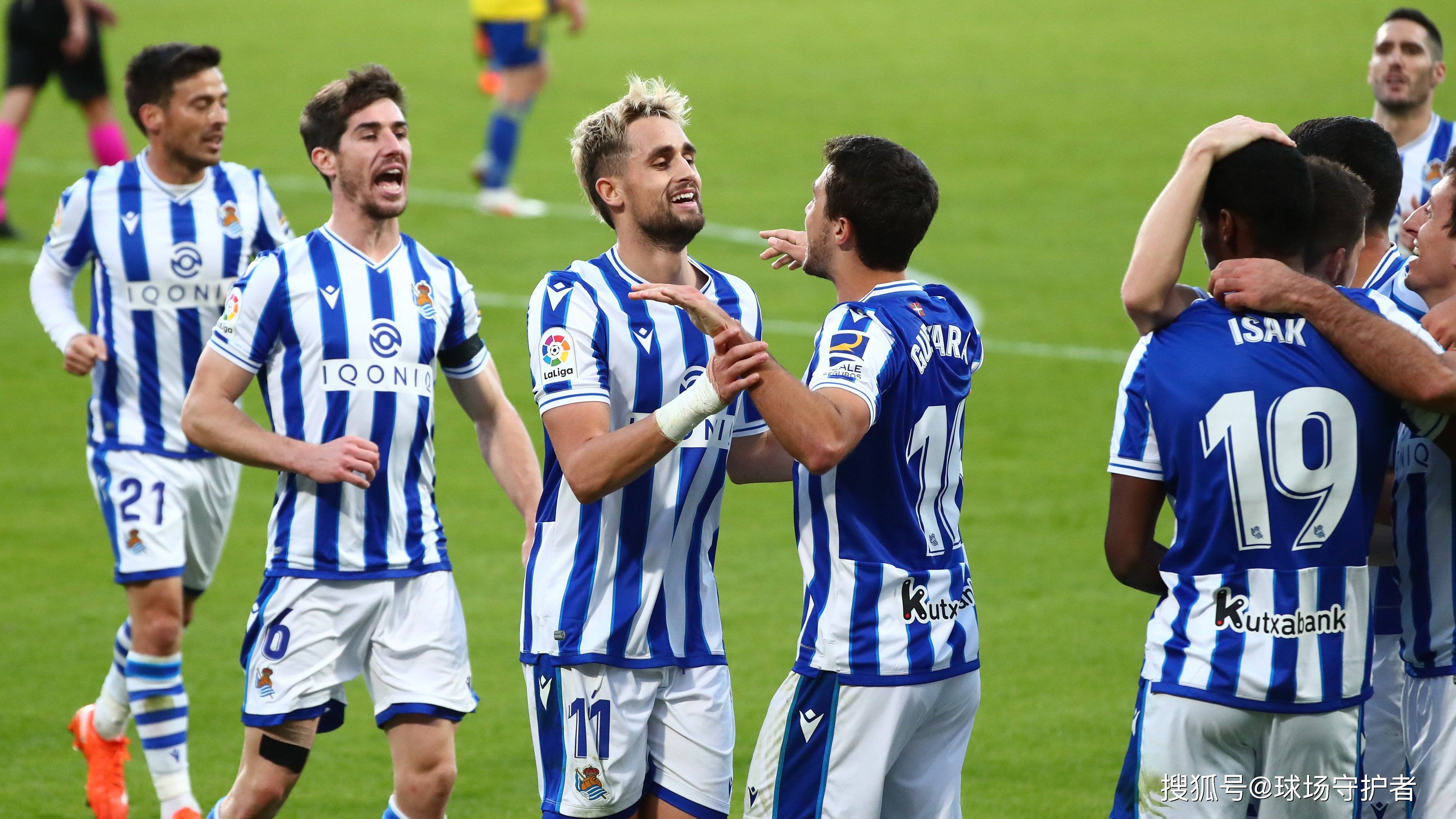 关于瓦伦西亚队主场胜利，士气高昂的信息