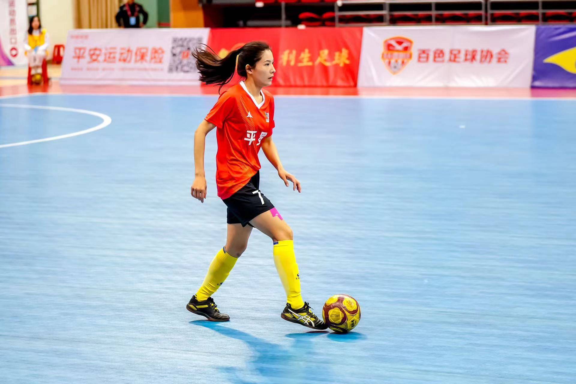 国内女子足球比赛接近尾声,焦点纷至沓来 国内女子足球比赛接近尾声,焦点纷至沓来