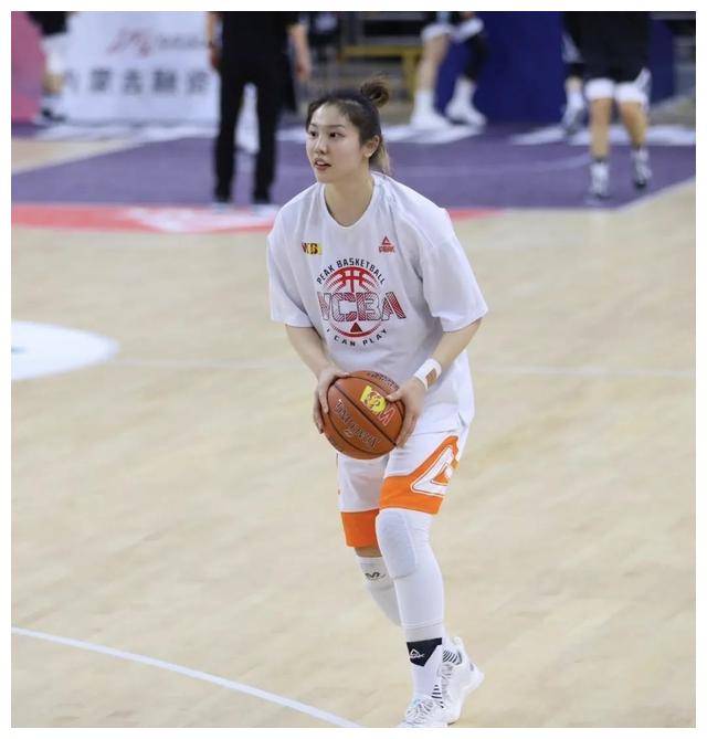 亚洲女子篮球巅峰对决，谁能笑到最后