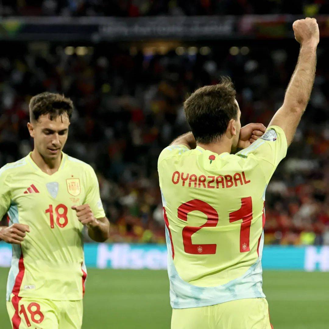 开云官网-哥伦比亚鏖战葡萄牙，格拉利什送出助攻