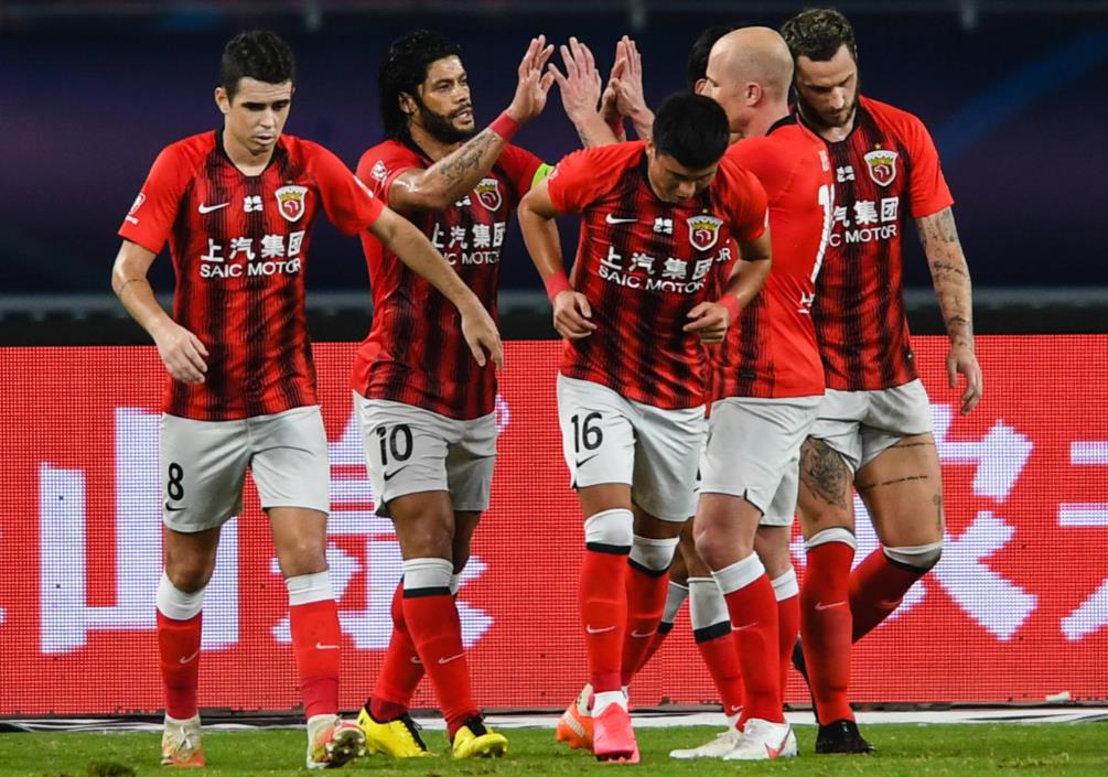 开云体育官方网站-上港主场不敌山东鲁能，中超惊险继续