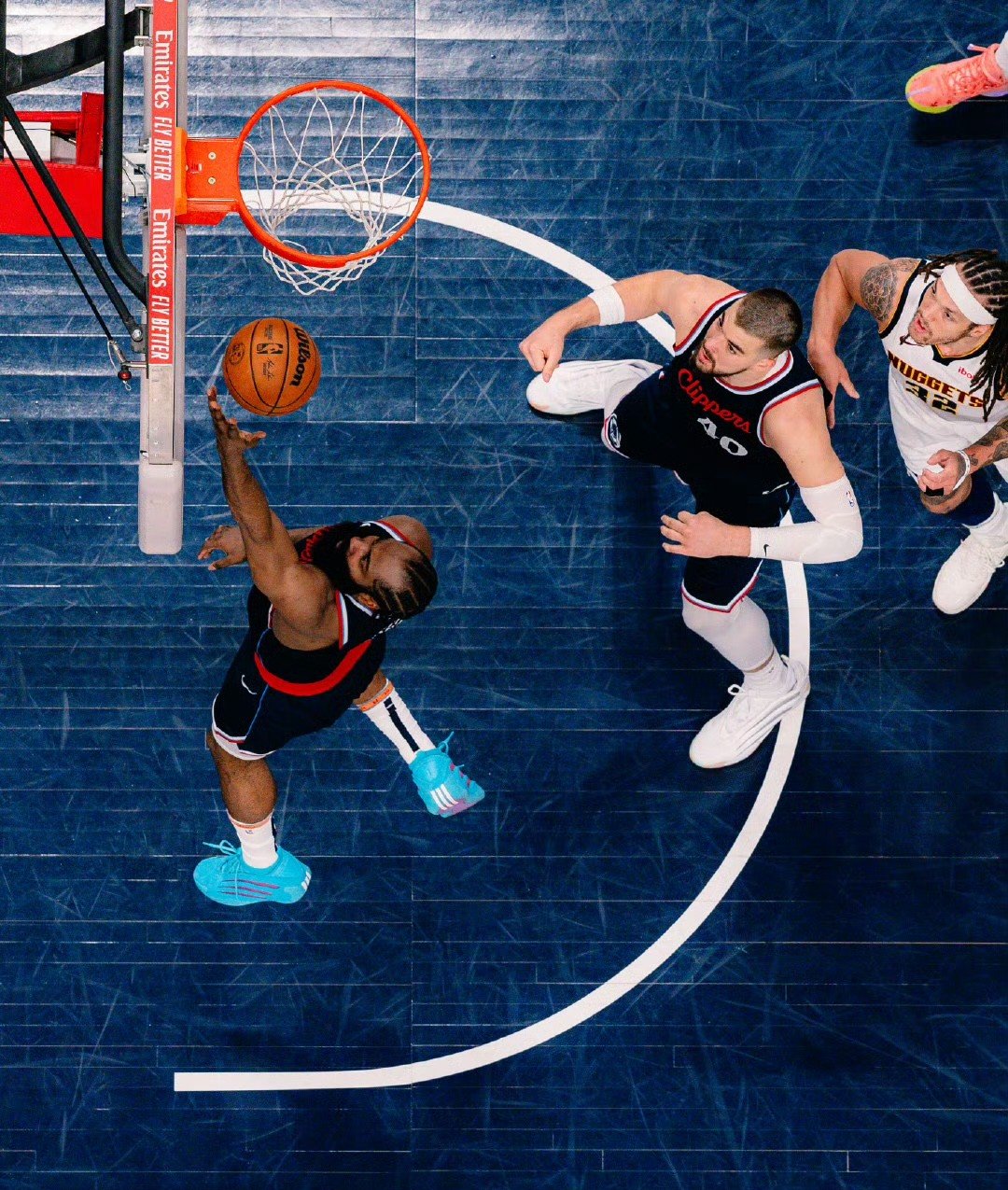 开云体育app-雄鹿遭遇雄狮，哈登开启得分模式