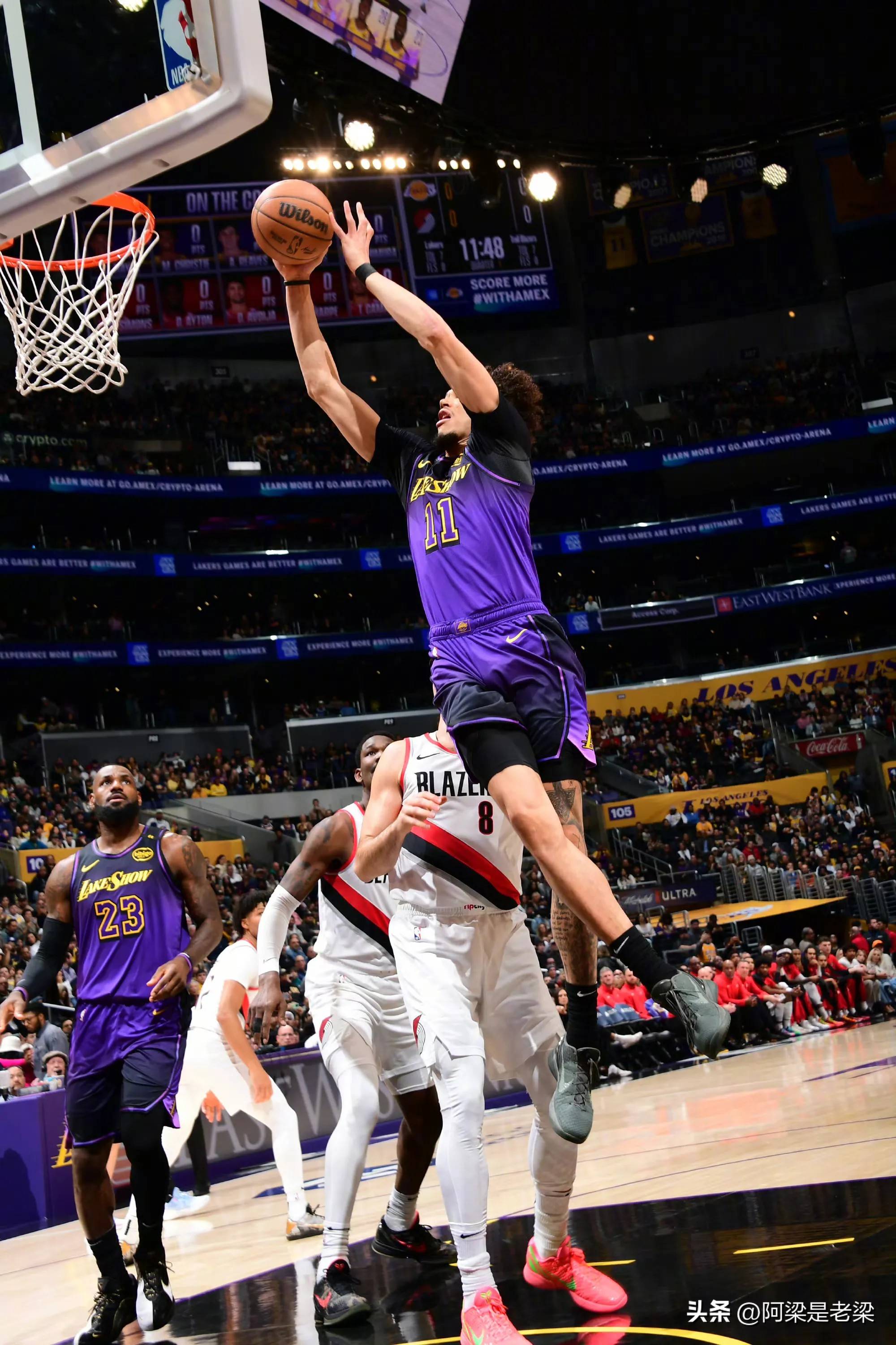 开云体育下载-湖人大胜开拓者，豪取十连胜